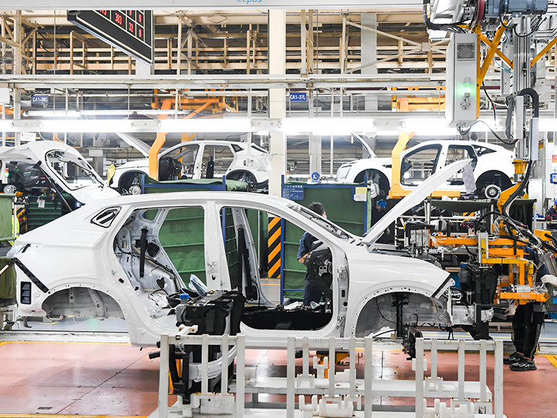 ¿Cuáles son los tres tipos de coches híbridos?